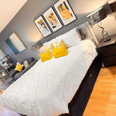 Perfectly Located City Centre Studio Apartment - West One With Free Wifi, Gym Access, Netflix Шеффілд Екстер'єр фото