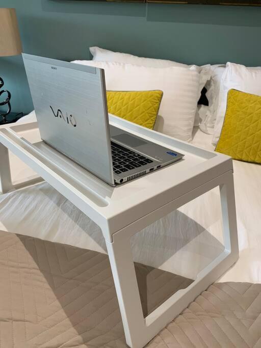 Perfectly Located City Centre Studio Apartment - West One With Free Wifi, Gym Access, Netflix Шеффілд Екстер'єр фото