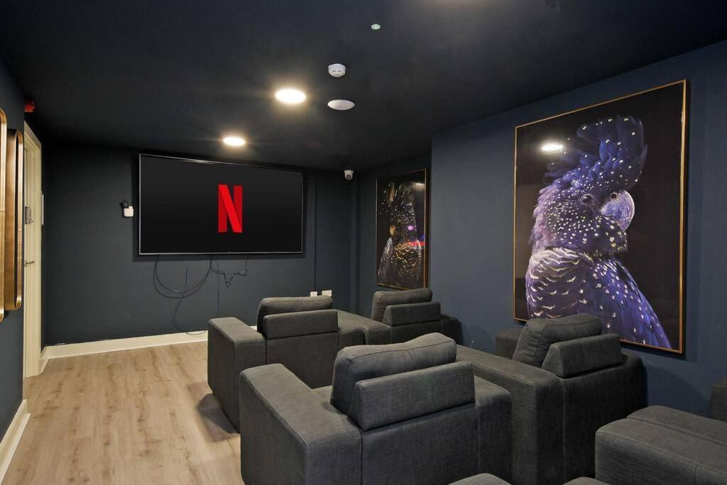 Perfectly Located City Centre Studio Apartment - West One With Free Wifi, Gym Access, Netflix Шеффілд Екстер'єр фото