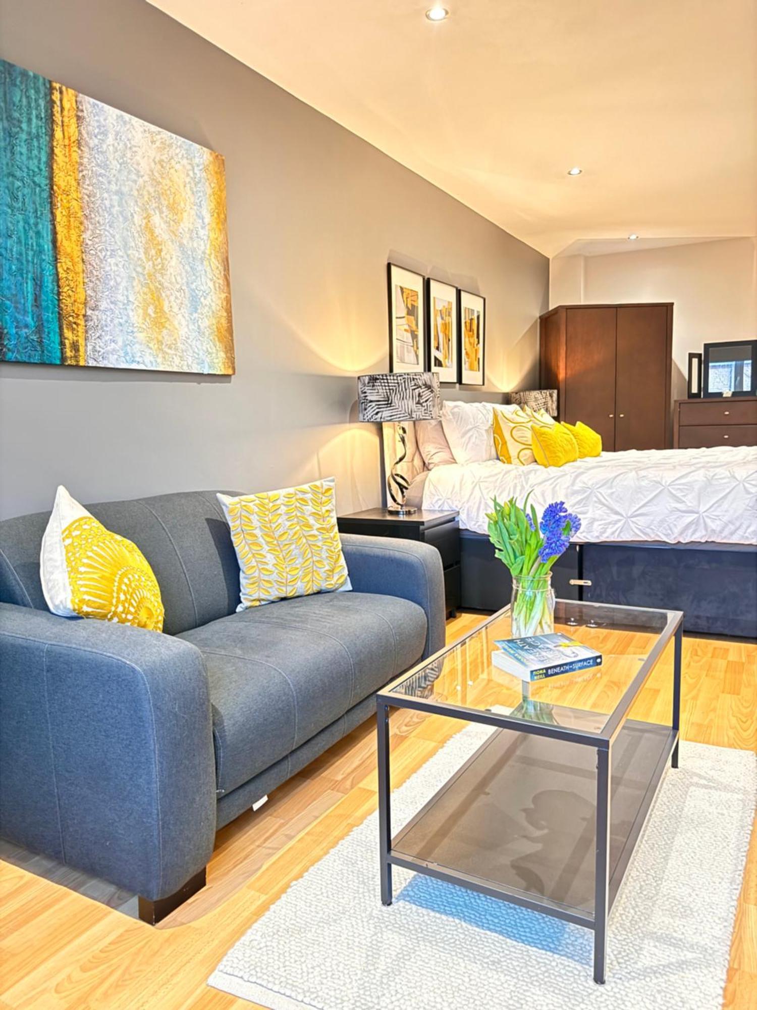 Perfectly Located City Centre Studio Apartment - West One With Free Wifi, Gym Access, Netflix Шеффілд Екстер'єр фото